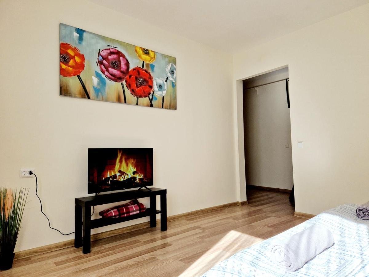Panevėžys M&M Apartment X Self Check-In מראה חיצוני תמונה